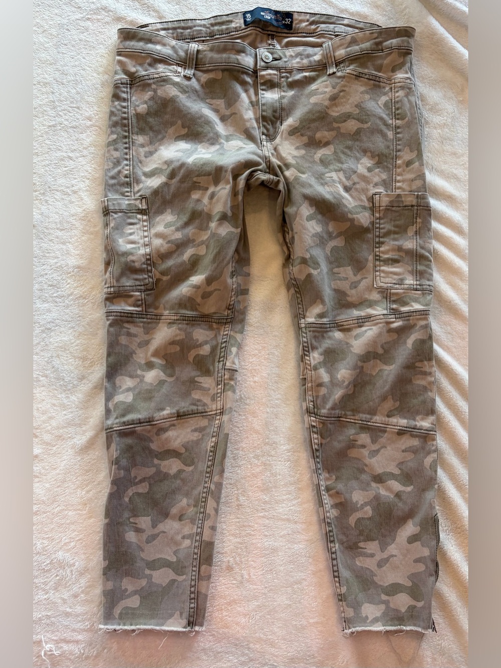 Hollister Camo Cargo Skinny Jeans